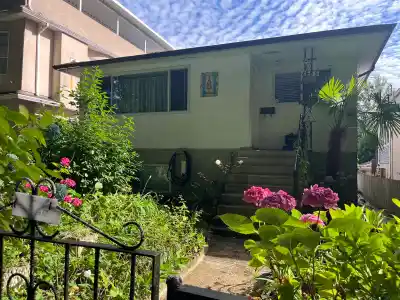 2665 WARD STREET, Vancouver BC V5R 4S7
