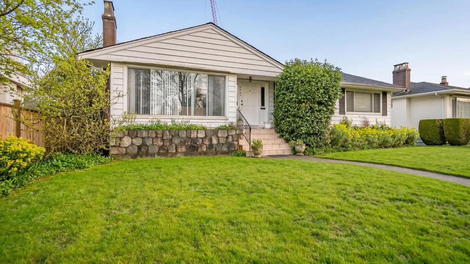 5433 ASH STREET, Vancouver BC V5Z 3G5