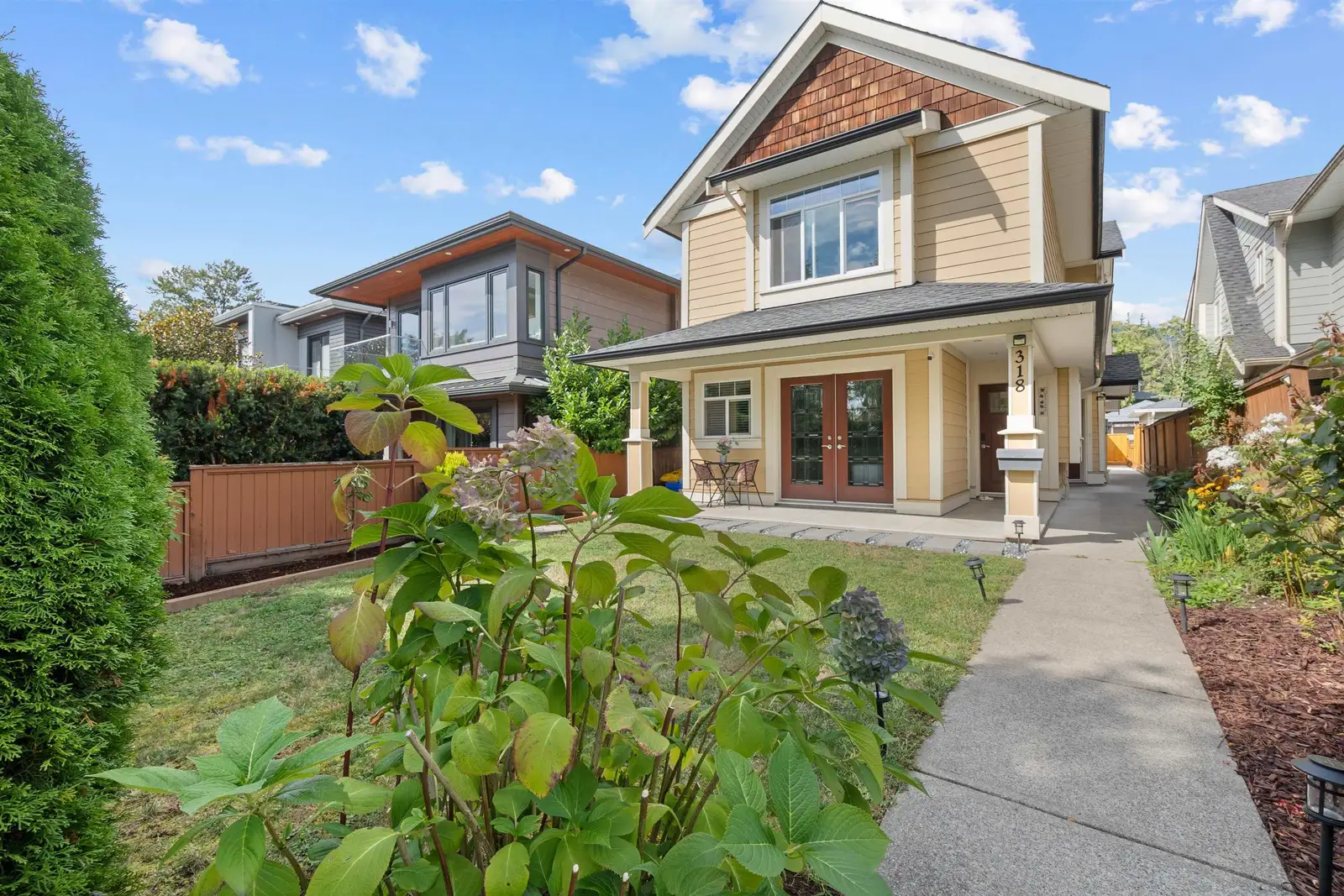 318 W 18TH STREET, North Vancouver BC V7M 1W9