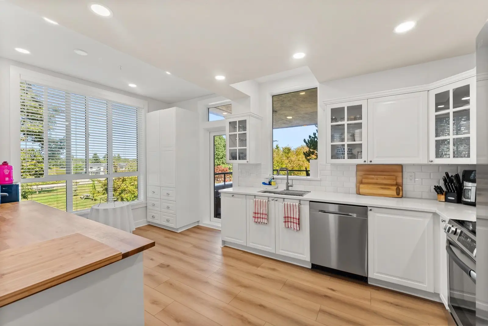 221 12873 RAILWAY AVENUE, Richmond BC V7E 6K3