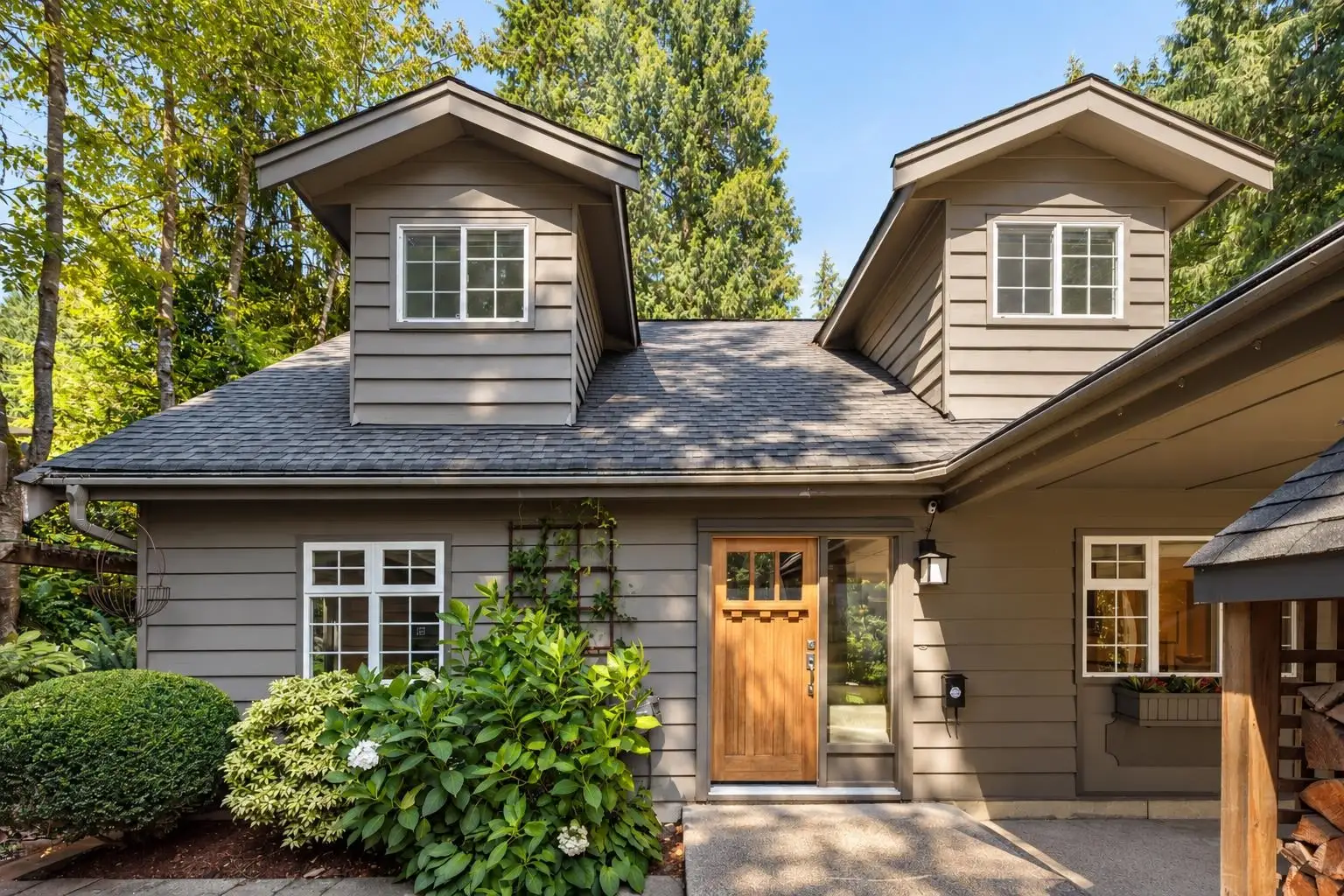 1458 KILMER ROAD, North Vancouver BC V7K 1R2
