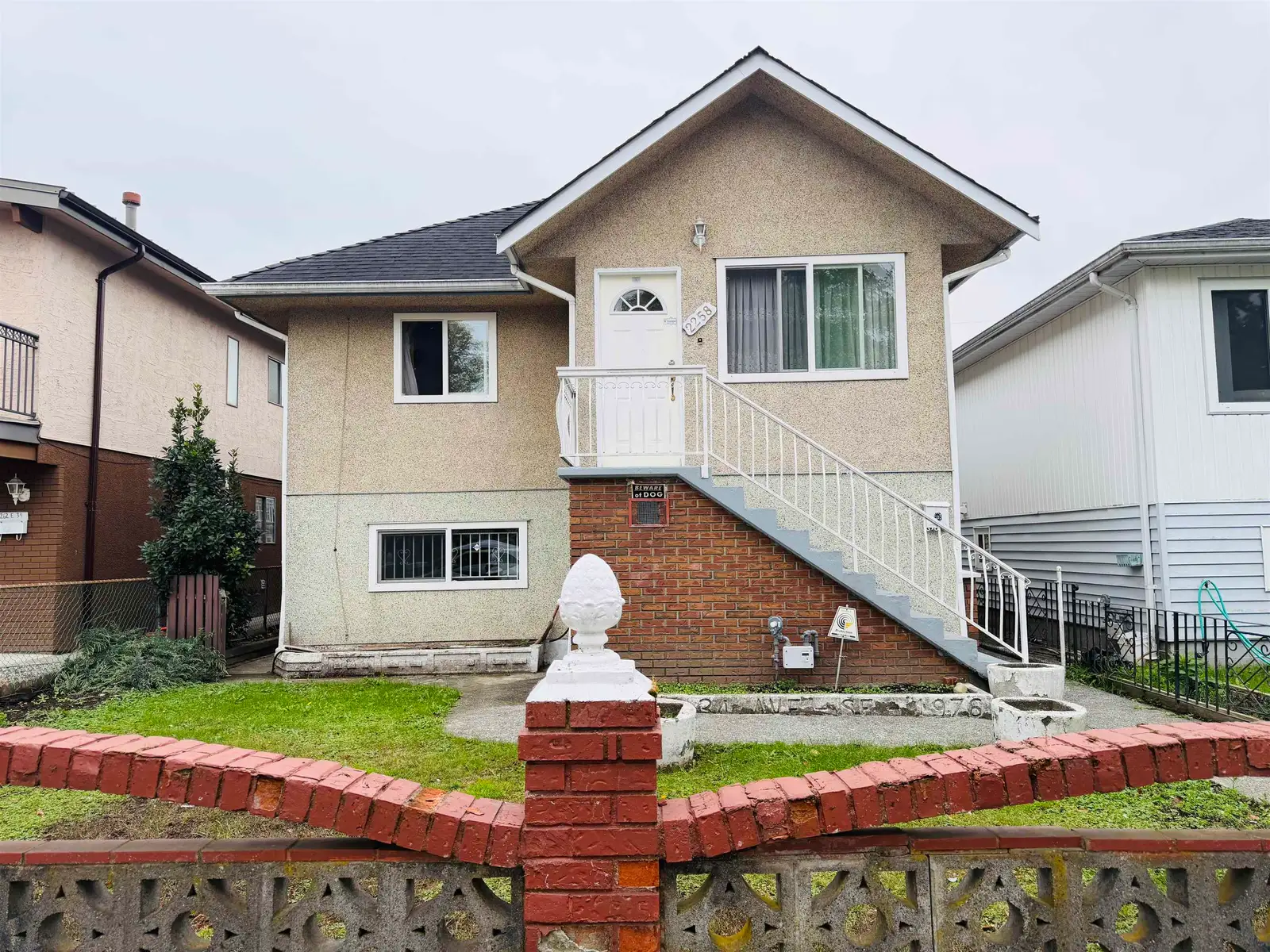 2258 34TH AVE E AVENUE, Vancouver BC V5P 1B1
