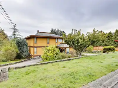 534 BEACHVIEW DRIVE, North Vancouver BC V7G 1P9