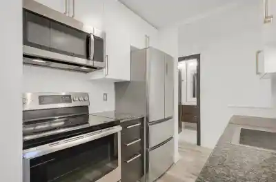 302 170 E 3RD STREET, North Vancouver BC V7L 1E6