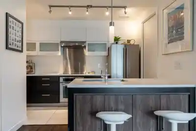 182 E 17TH AVENUE, Vancouver BC V5V 1A4