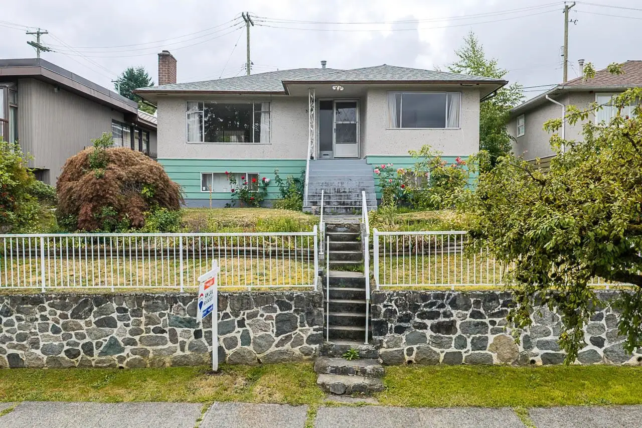 5326 FLEMING STREET, Vancouver BC V5P 3E9