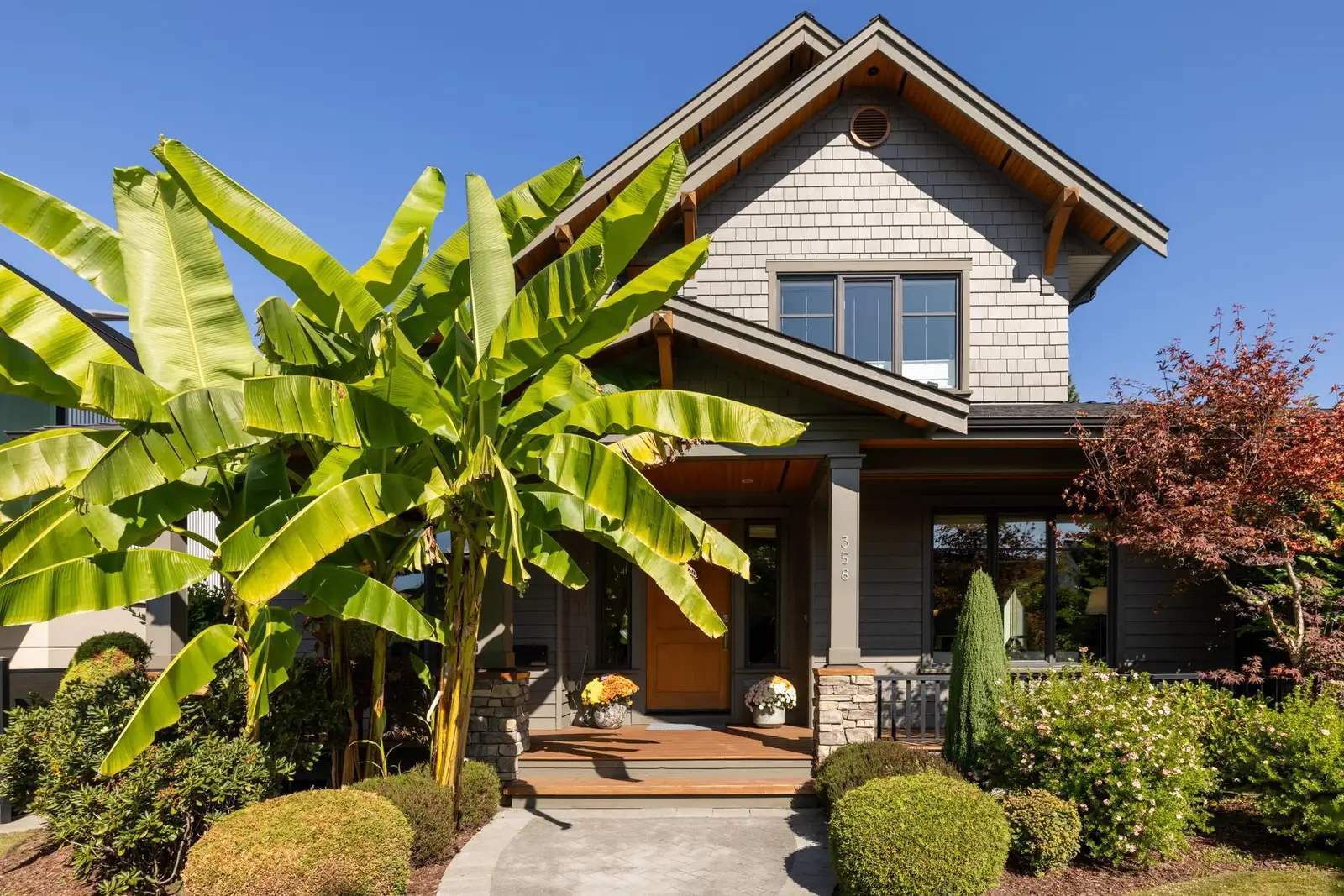 358 W 15TH STREET, North Vancouver BC V7M 1S5