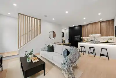 2 5034 GRANVILLE STREET, Vancouver BC V6M 3B4