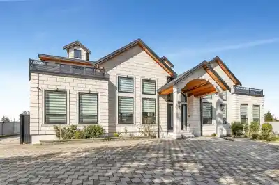 10211 NO. 6 ROAD, Richmond BC V6W 1E6