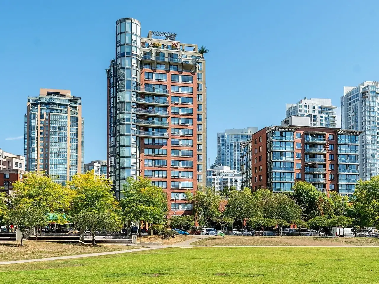 15C 199 DRAKE STREET, Vancouver BC V6Z 2T9