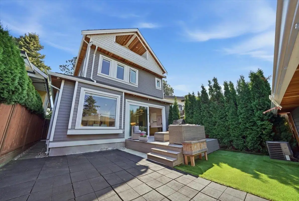 2137 E 2ND AVENUE, Vancouver BC V5N 1E9