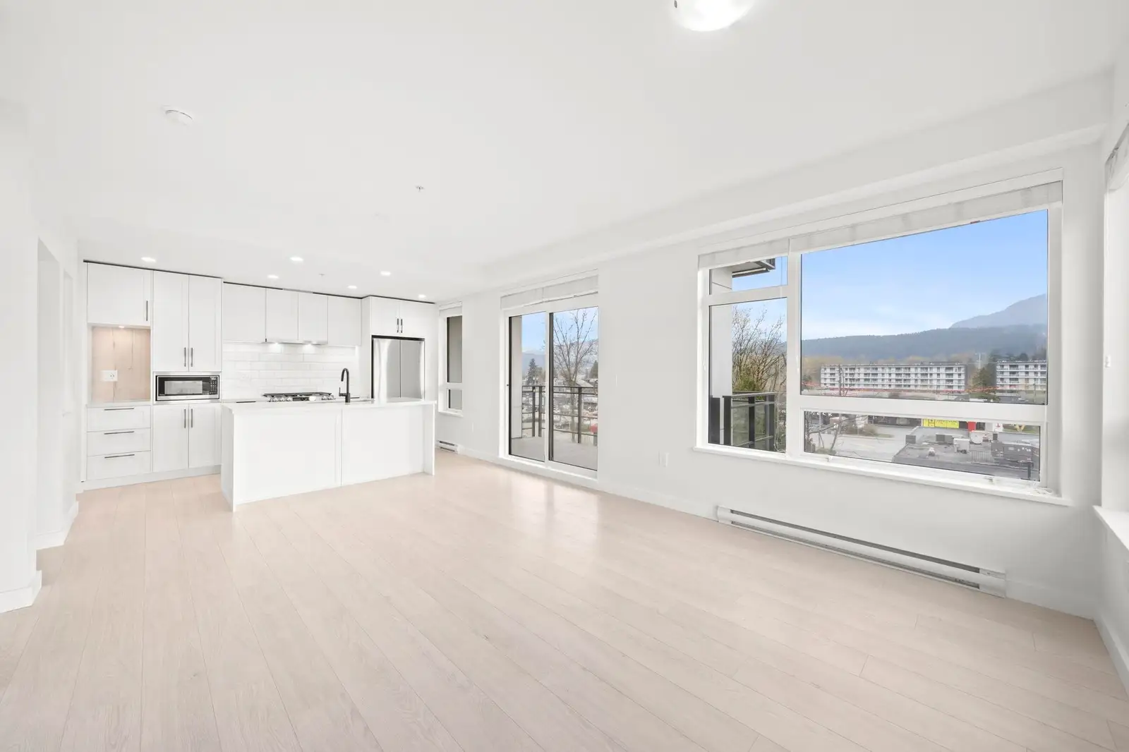 405 3038 ST GEORGE STREET, Port Moody BC V3H 0L3