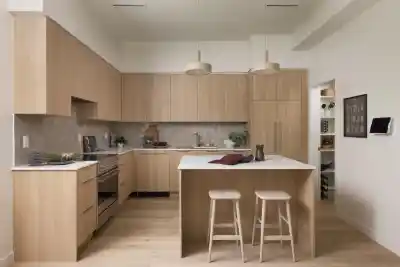 1 595 E 49TH AVENUE, Vancouver BC V5W 2H1