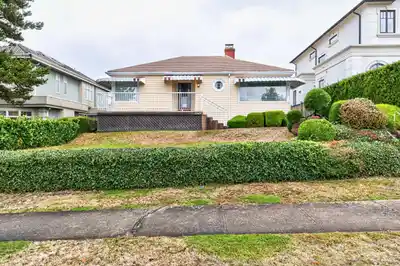2345 W 18TH AVENUE, Vancouver BC V6L 1A7