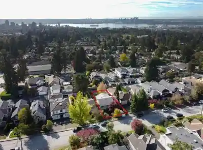 221 W 28TH STREET, North Vancouver BC V7N 2H9