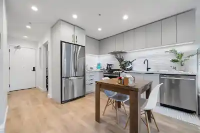 303 3038 ST GEORGE STREET, Port Moody BC V3H 0L3