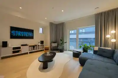24 632 E 3RD STREET, North Vancouver BC V7L 0J1