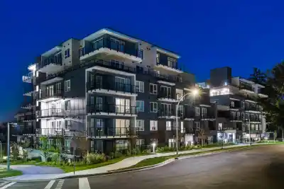 221 2002 ST. GEORGE STREET, Port Moody BC V3H 2E6