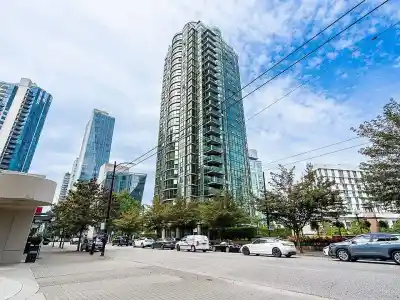 206 588 BROUGHTON STREET, Vancouver BC V6G 3E3