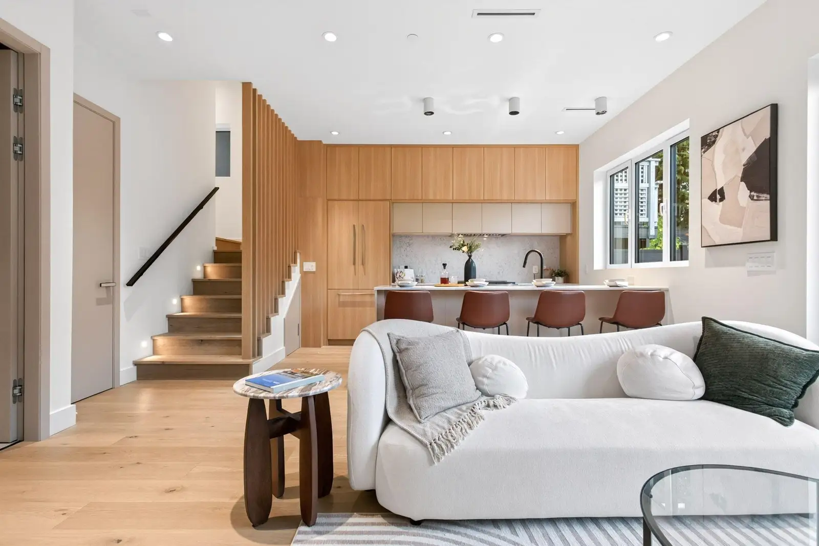 2 3315 W 10TH AVENUE, Vancouver BC V6R 2E5