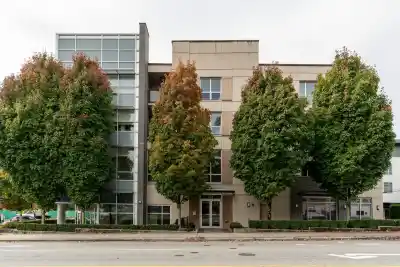 413 317 BEWICKE AVENUE, North Vancouver BC V7M 3E9