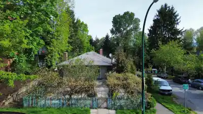1385 E 7TH AVENUE, Vancouver BC V5N 1R6