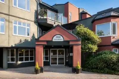 307 2800 CHESTERFIELD AVENUE, North Vancouver BC V7N 4M1