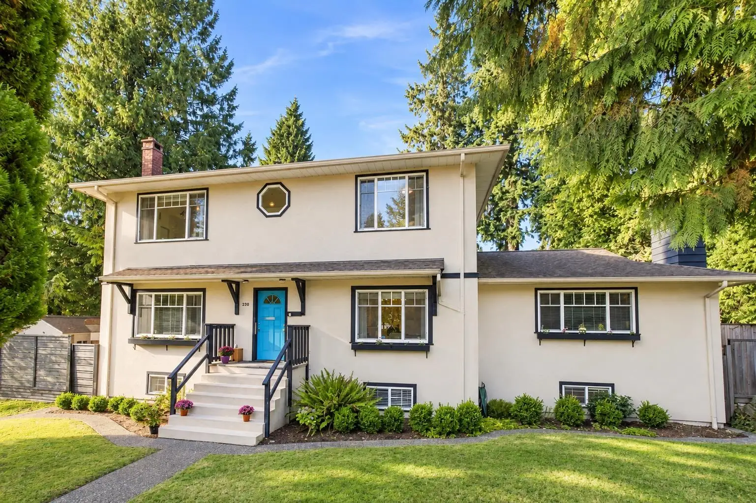 300 E 25TH STREET, North Vancouver BC V7N 1A3