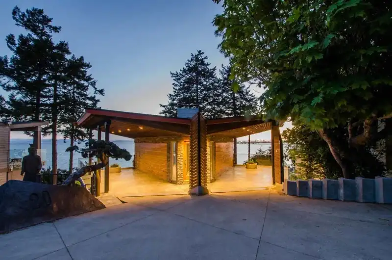 20 TSAWWASSEN BEACH ROAD, Delta