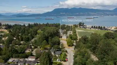 1825 DISCOVERY STREET, Vancouver BC V6R 3Y3