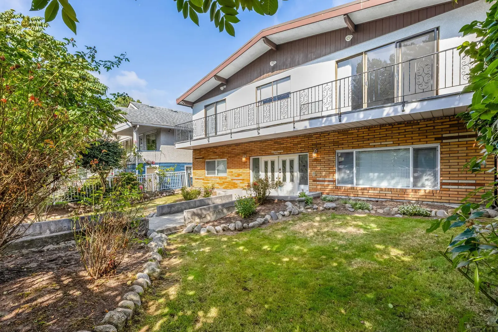651 E 17TH AVENUE, Vancouver BC V5V 1B5