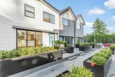 7351 OAK STREET, Vancouver BC V6P 1V9