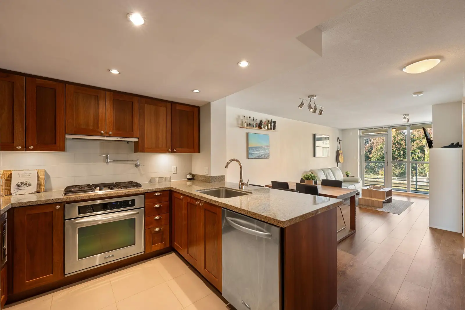 317 9373 HEMLOCK DRIVE, Richmond BC V6Y 0A9