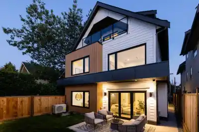 #2 1079 E 14TH AVENUE, Vancouver BC V5T 2P1