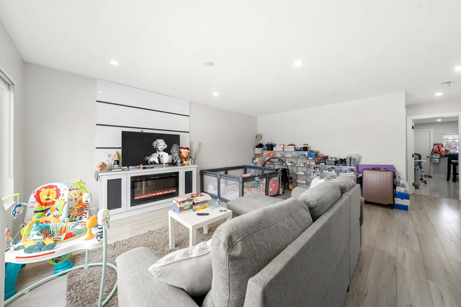 2506 E 45TH AVENUE, Vancouver BC V5R 3B5