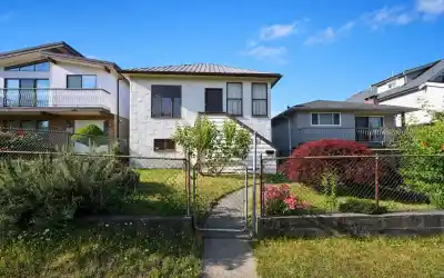 2354 E 33RD AVENUE, Vancouver BC V5R 2S3