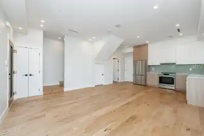 2 678 E 22ND AVENUE, Vancouver BC V5V 1V4