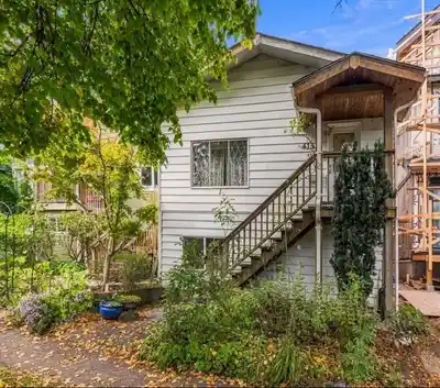 4153 JOHN STREET, Vancouver BC V5V 3W8