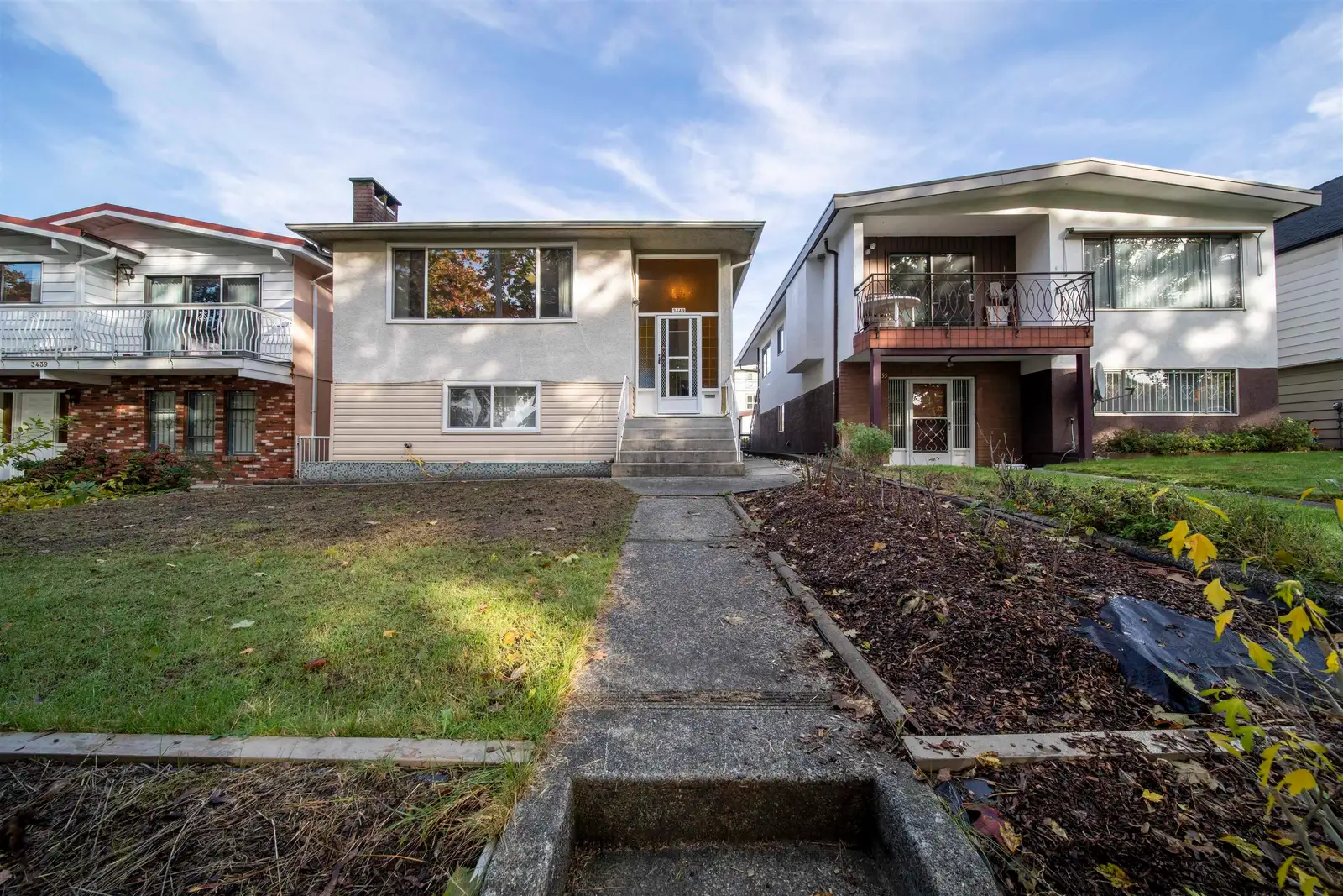 3449 E PENDER STREET, Vancouver BC V5K 2C9