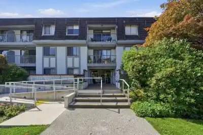 305 275 W 2ND STREET, North Vancouver BC V7M 1C9