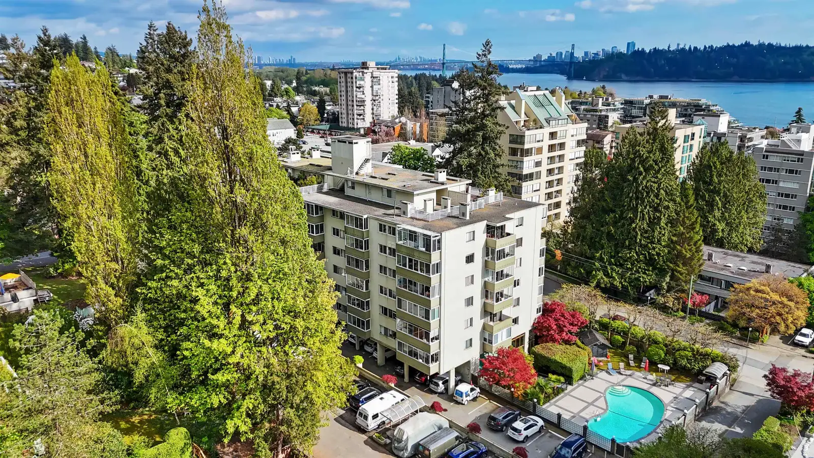 212 1425 ESQUIMALT AVENUE, West Vancouver BC V7T 1L1