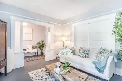 136 W 12TH AVENUE, Vancouver BC V5Y 1T7