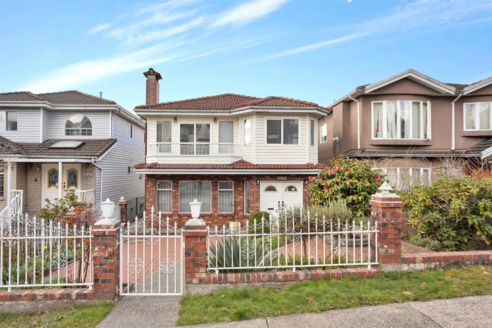 3240 CLIVE AVENUE, Vancouver BC V5R 4V2