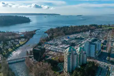 15B 338 TAYLOR WAY, West Vancouver BC V7T 2Y1