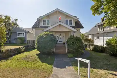 443 E 7TH STREET, North Vancouver BC V7L 1S1