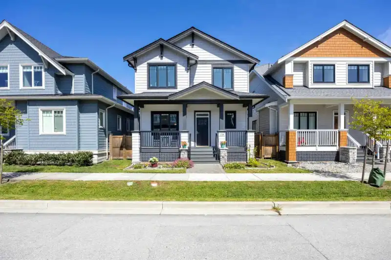 4705 HAZELNUT WAY, Tsawwassen