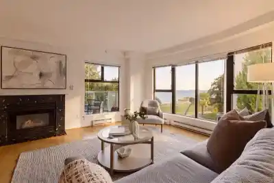 300 1410 BUTE STREET, Vancouver BC V6E 2A7