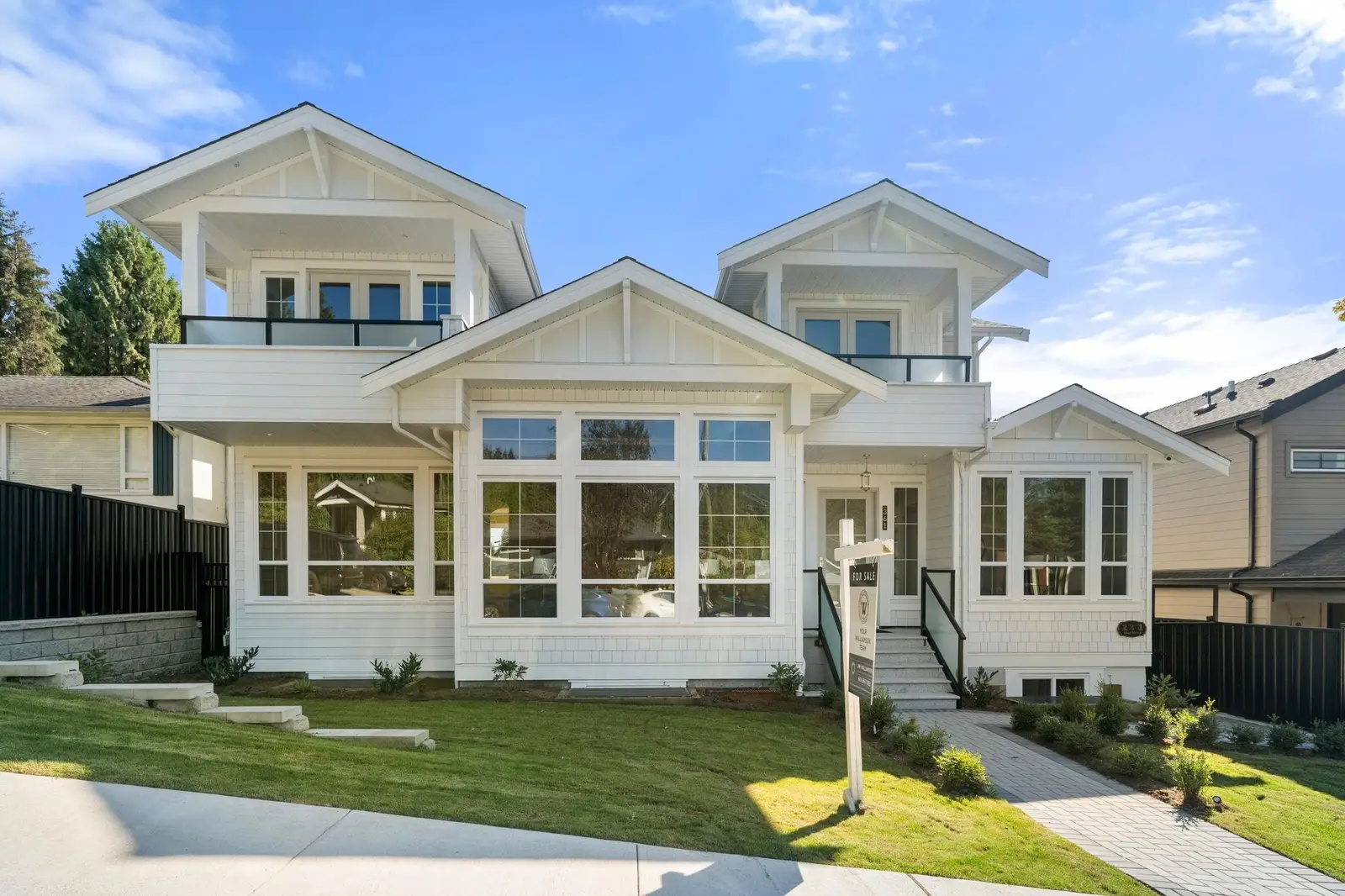 361 E 22ND STREET, North Vancouver BC V7L 3C8