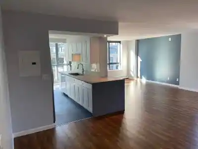 701 289 DRAKE STREET, Vancouver BC V6B 5Z6