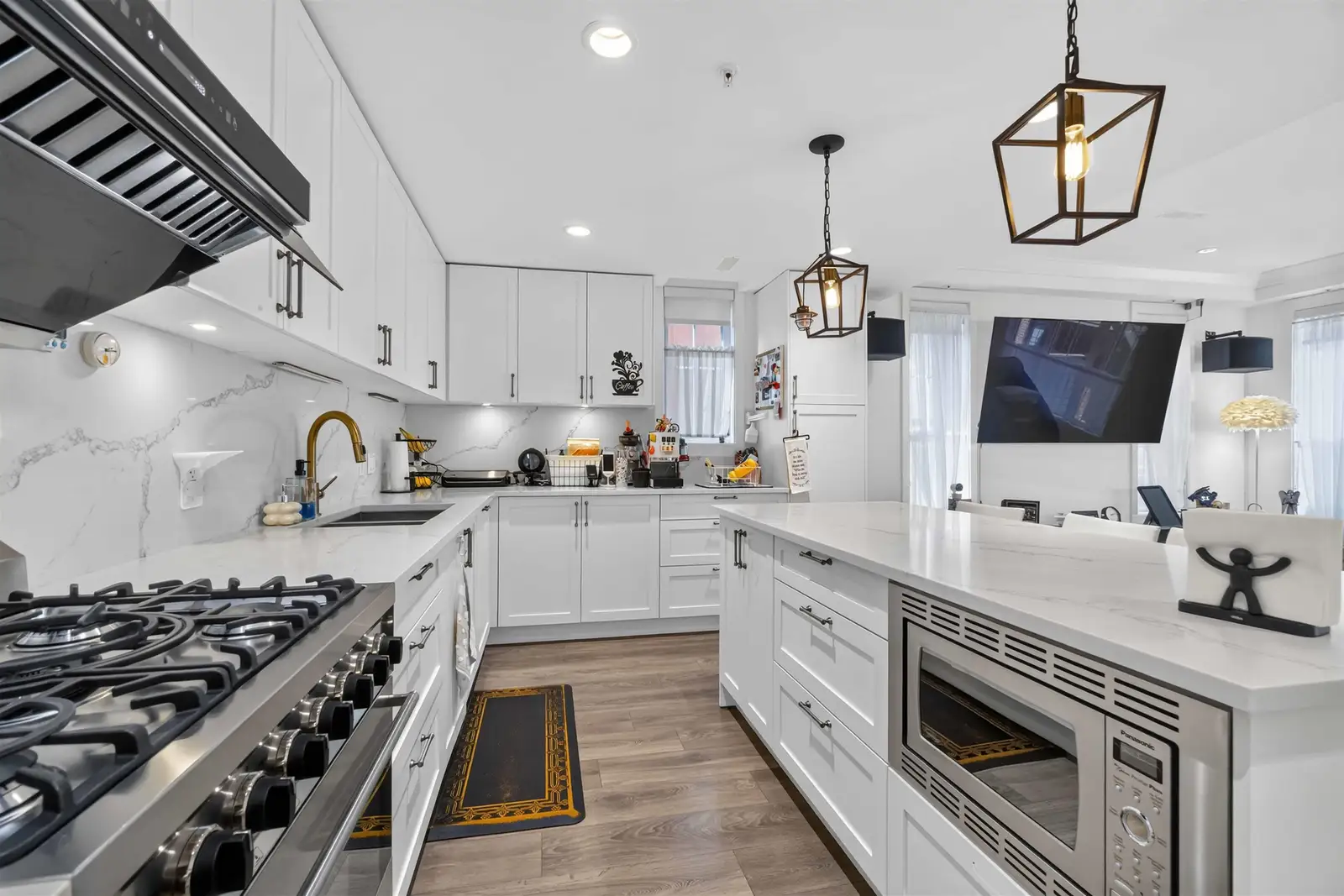 451 W 63RD AVENUE, Vancouver BC V5X 0J1